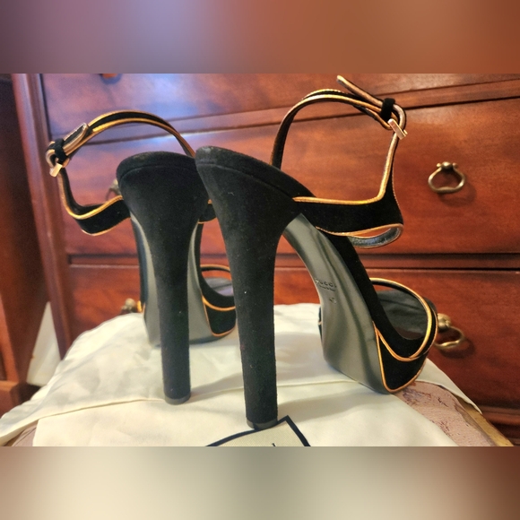 GUCCI BLACK AND GOLD TRIM STRAPPY STILETTO SANDALS 40 (10) - Picture 7 of 16